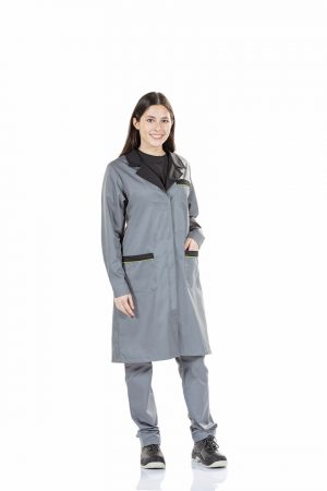 LONG-SLEEVE LADIES WORK SMOCK AND BUTTON CLOSURE