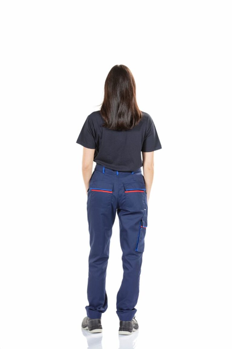 Trabalhadora vestida com calça para trabalhar feminina para a área da indústria